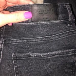 Zara “Emrace” Sillhouettes Jeans